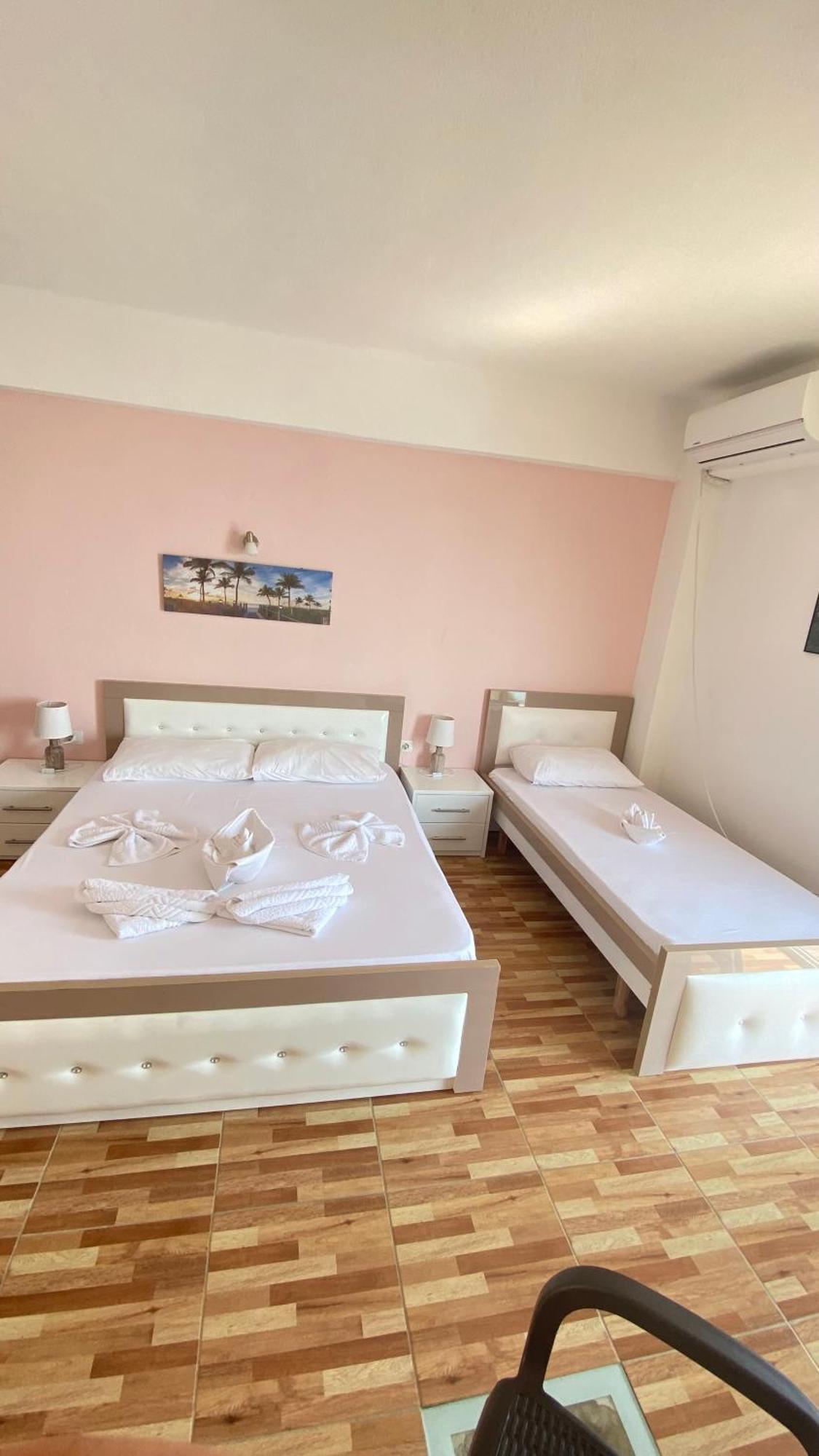 Ria Mare Hotell Qeparo Exteriör bild