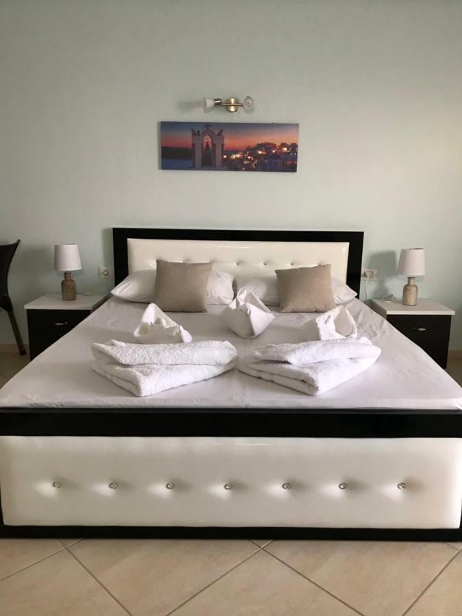 Ria Mare Hotell Qeparo Exteriör bild